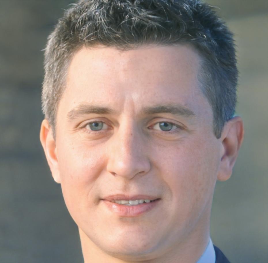 Instructor Hamish Caldwell